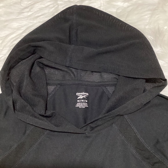 Reebok Women’s Black DriFit Long Sleeve Shirt with Thumb Holes Net Hoodie Top - Picture 4 of 4